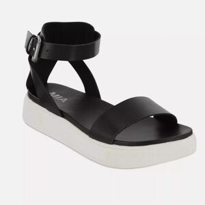 ⭐️40% Off⭐️ MIA Ellen Sandals in Black